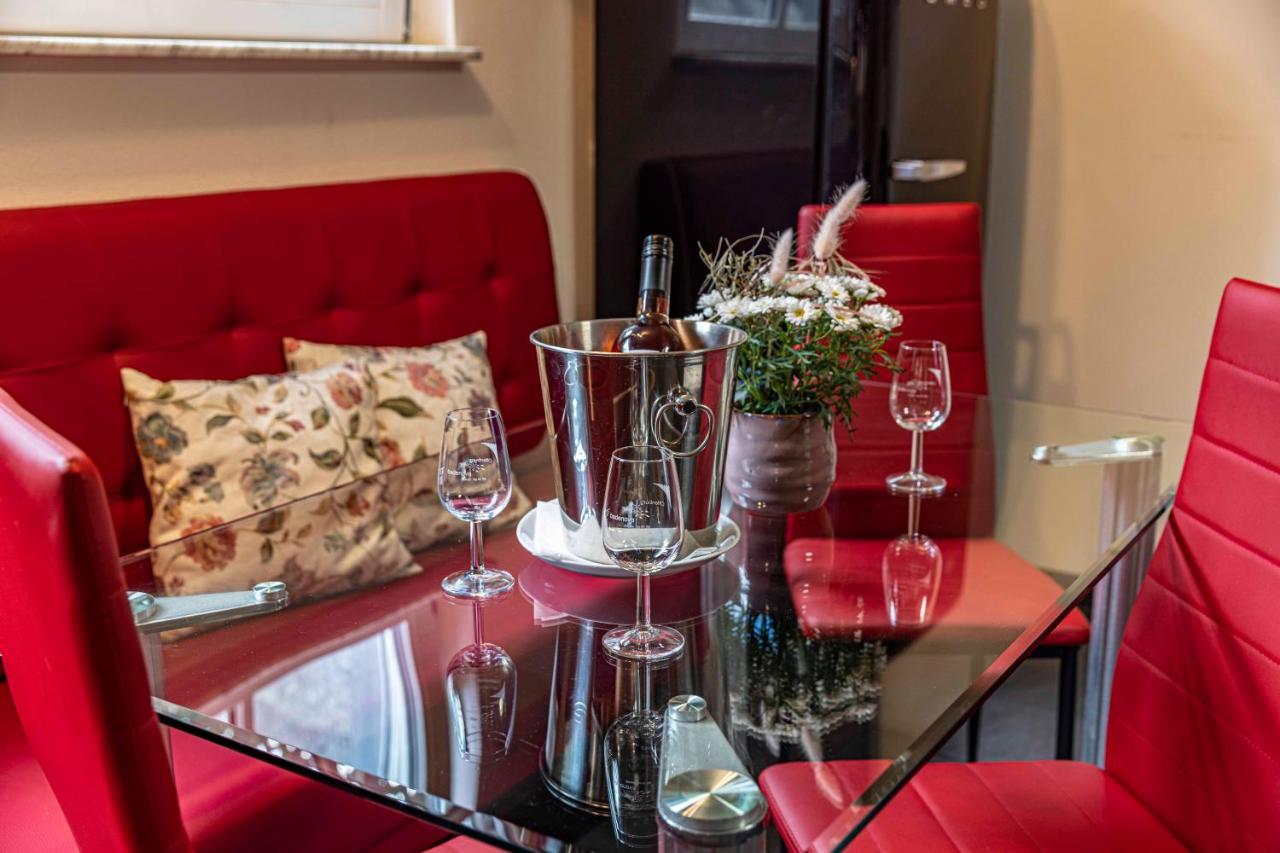 רוסט Villa Scandic Apartments מראה חיצוני תמונה